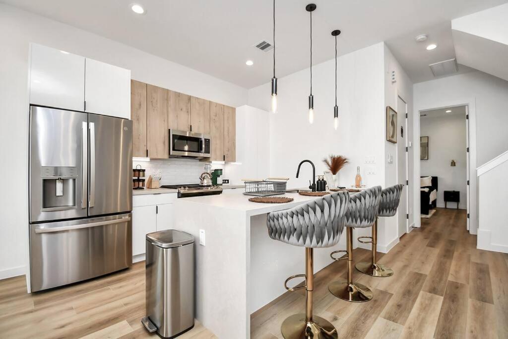 Chateau De Amour- Exquisite Townhouse - Med Center, Downtown Htx Casa de Férias *
