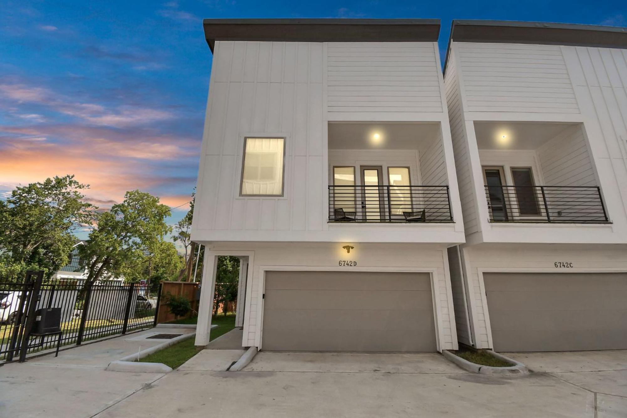 Chateau De Amour- Exquisite Townhouse - Med Center, Downtown Htx *