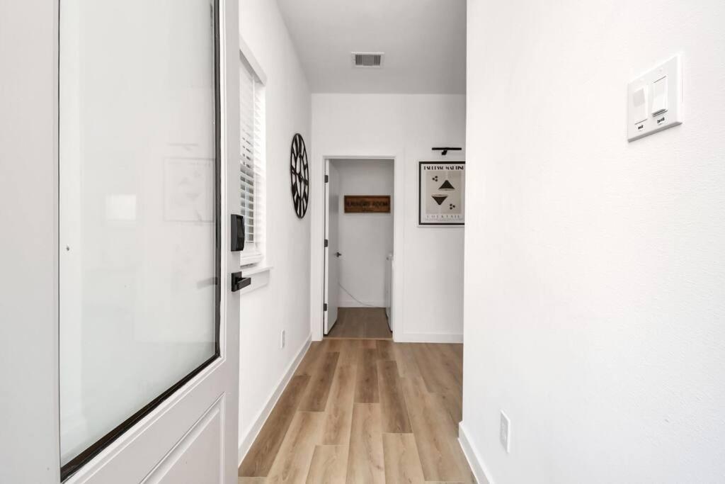 Chateau De Amour- Exquisite Townhouse - Med Center, Downtown Htx