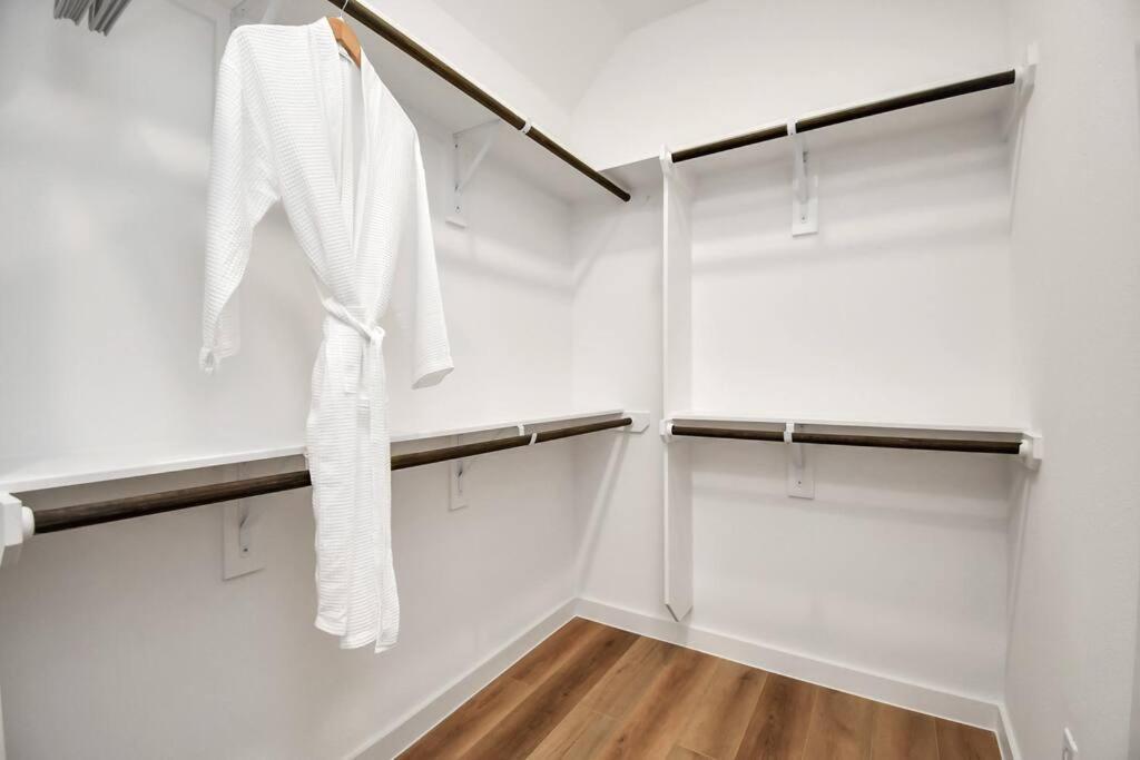 Chateau De Amour- Exquisite Townhouse - Med Center, Downtown Htx *