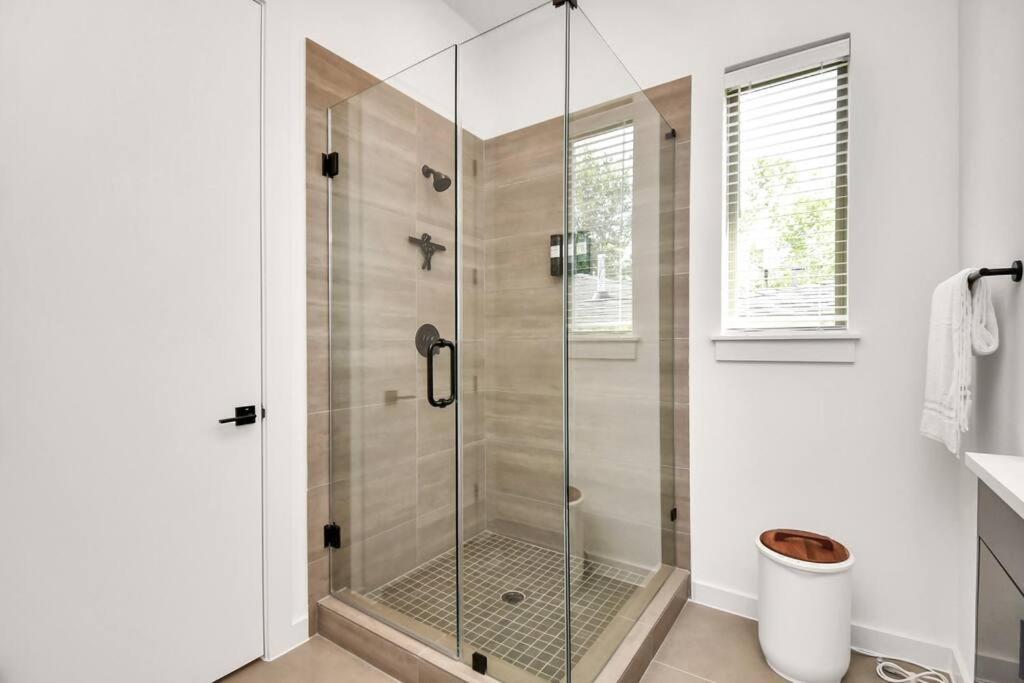 Casa de Férias Chateau De Amour- Exquisite Townhouse - Med Center, Downtown Htx